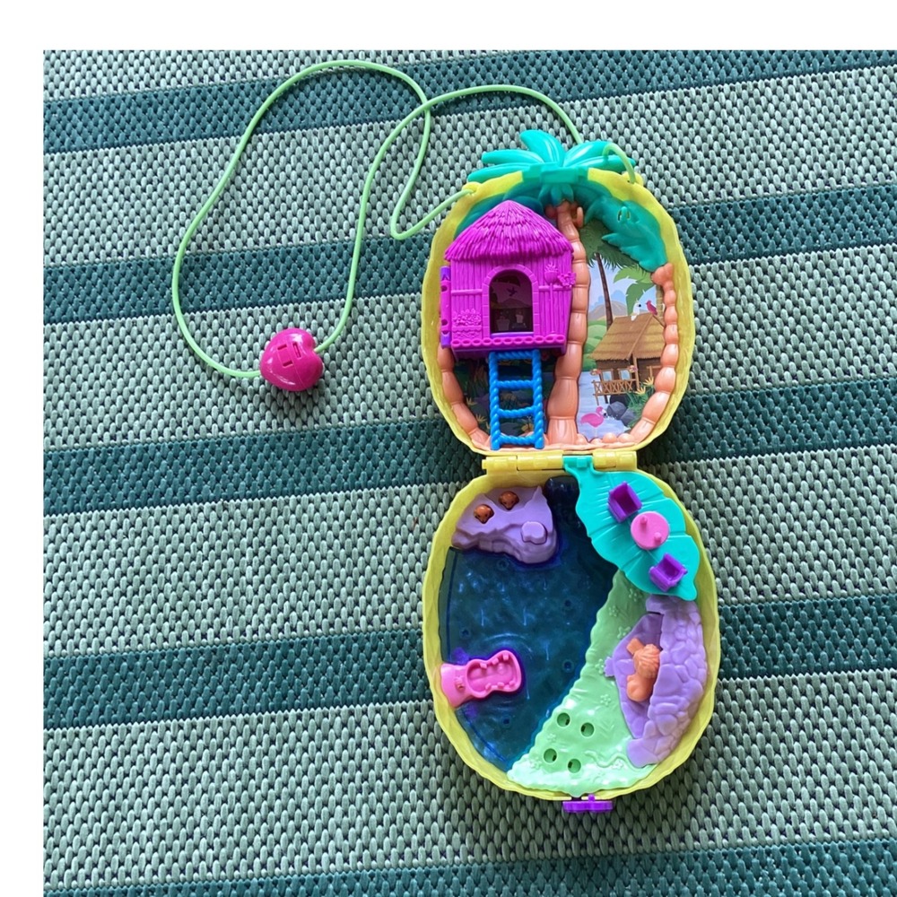 Polly Pocket Tropical Pineapple Purse Compact Playset Safari Beach Yellow Toy